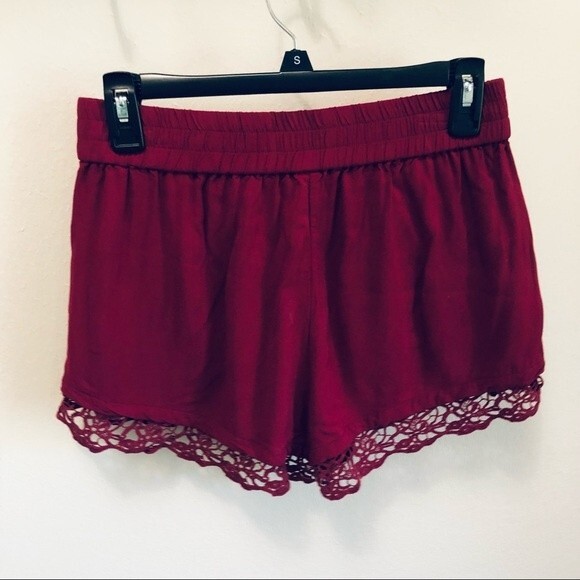 Express Cranberry High Waisted Shorts with Crochet Knit Lace Hem & Pockets Sz XS - Picture 4 of 6